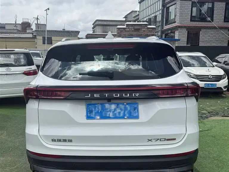 Jetour X70 PLUS 1.5 T DCT Brave PLUS 7-seat