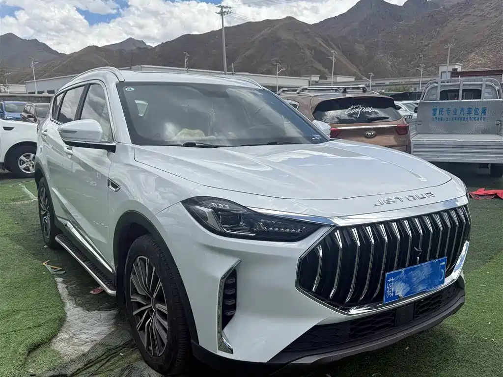 Jetour X70 PLUS 1.5 T DCT Brave PLUS 7-seat