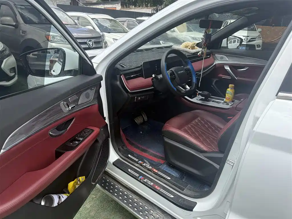 Jetour X70 PLUS 1.5 T DCT Brave PLUS 7-seat