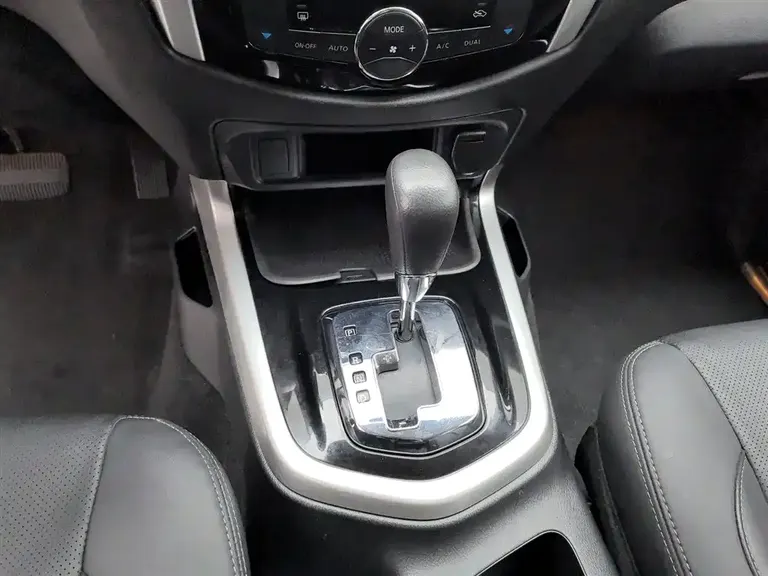 Nissan Terra 2.5 L XL Upper Auto 2 WD Luxury