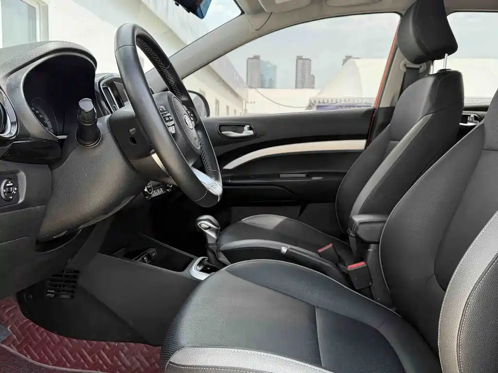Stonic 1.4 L CVT Fun Enjoyment Sunroof