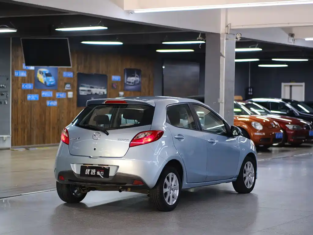 Mazda 2 马自达2 2011款 炫动 1.5 L 自动豪华版