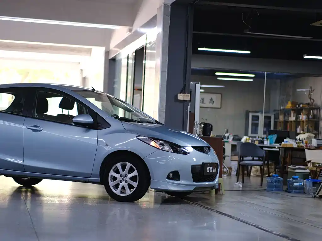 Mazda 2 马自达2 2011款 炫动 1.5 L 自动豪华版