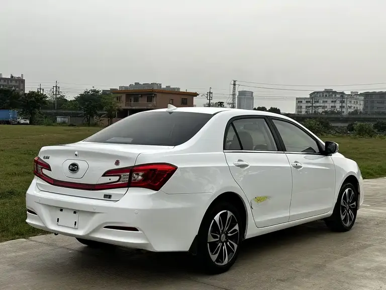 BYD Qin NEV 1.5 T Dual Crown Flagship Plus