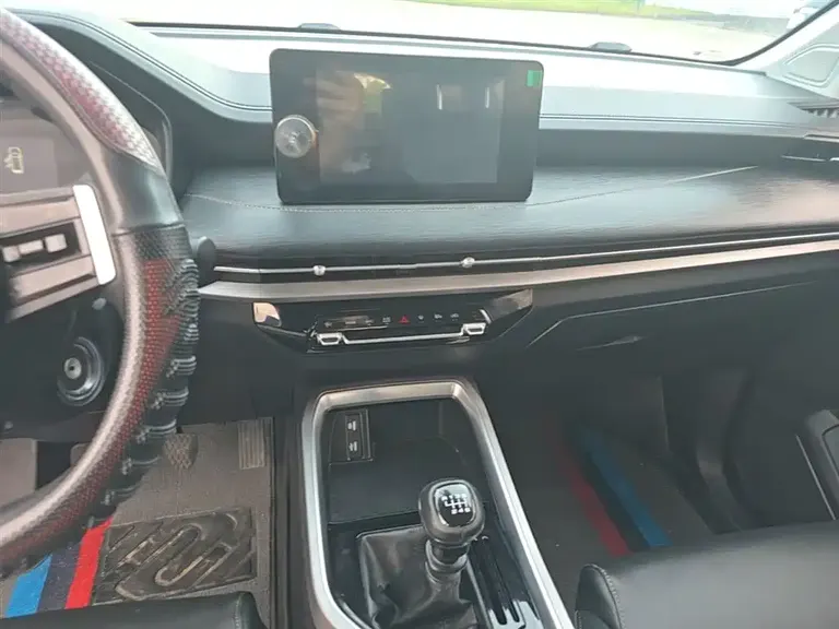 Wuling Jiachen 1.5 T Manual Light Enjoyment Active