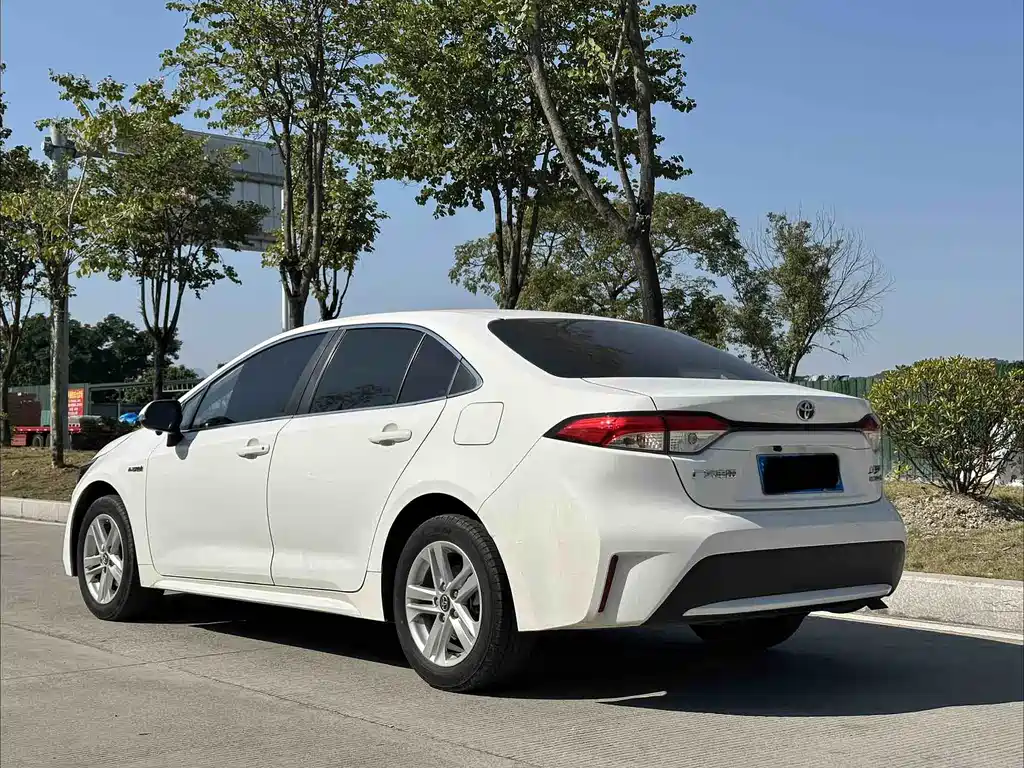 Levin Dual Engine 1.8 H E-CVT Tech