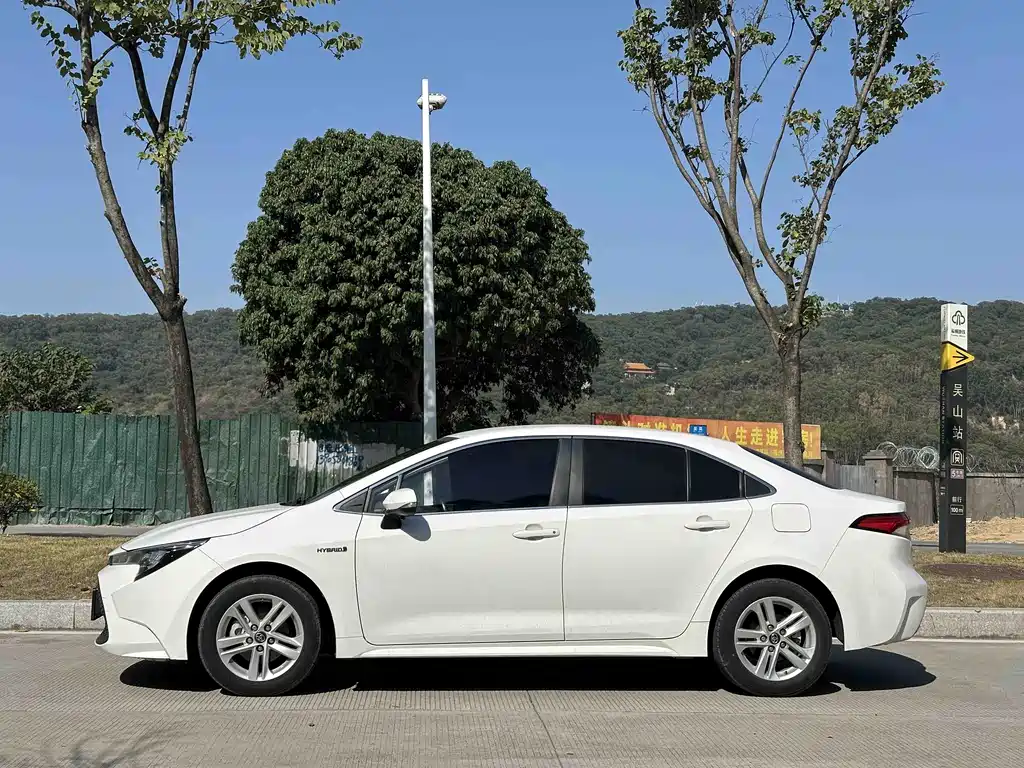 Levin Dual Engine 1.8 H E-CVT Tech