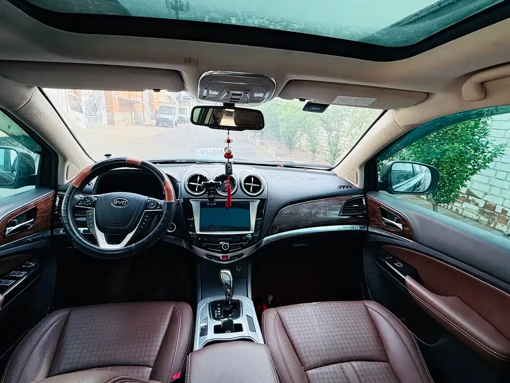BYD S7 2.0 T Upgraded Auto Distinguished