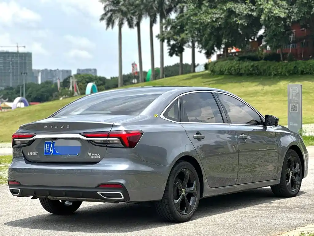 Roewe i6 MAX 300 TGI Auto Cool Sky Smart Drive Supreme