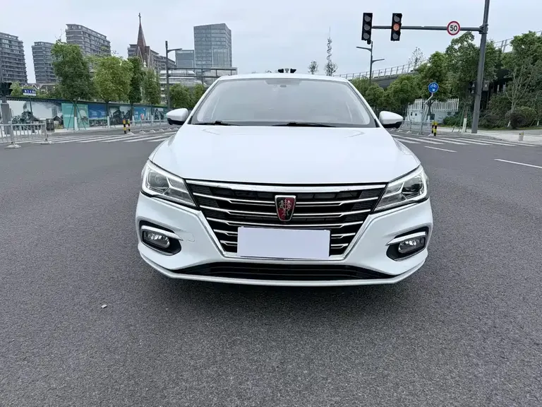 Roewe i5 1.5 L Auto 4 G Connected Leading Luxury Flagship