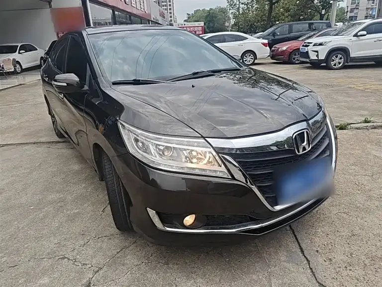 Honda Crider 1.8 L CVT Luxury