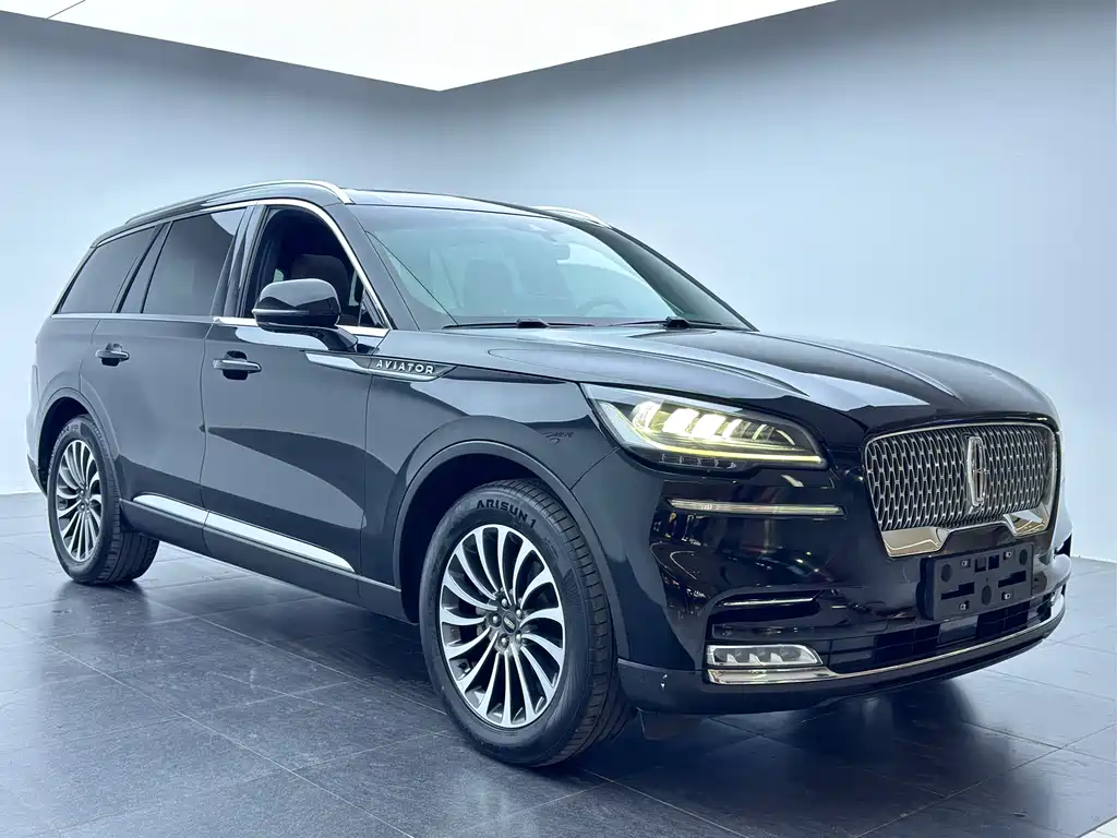 Aviator 3.0 T V6 4 WD Graceful