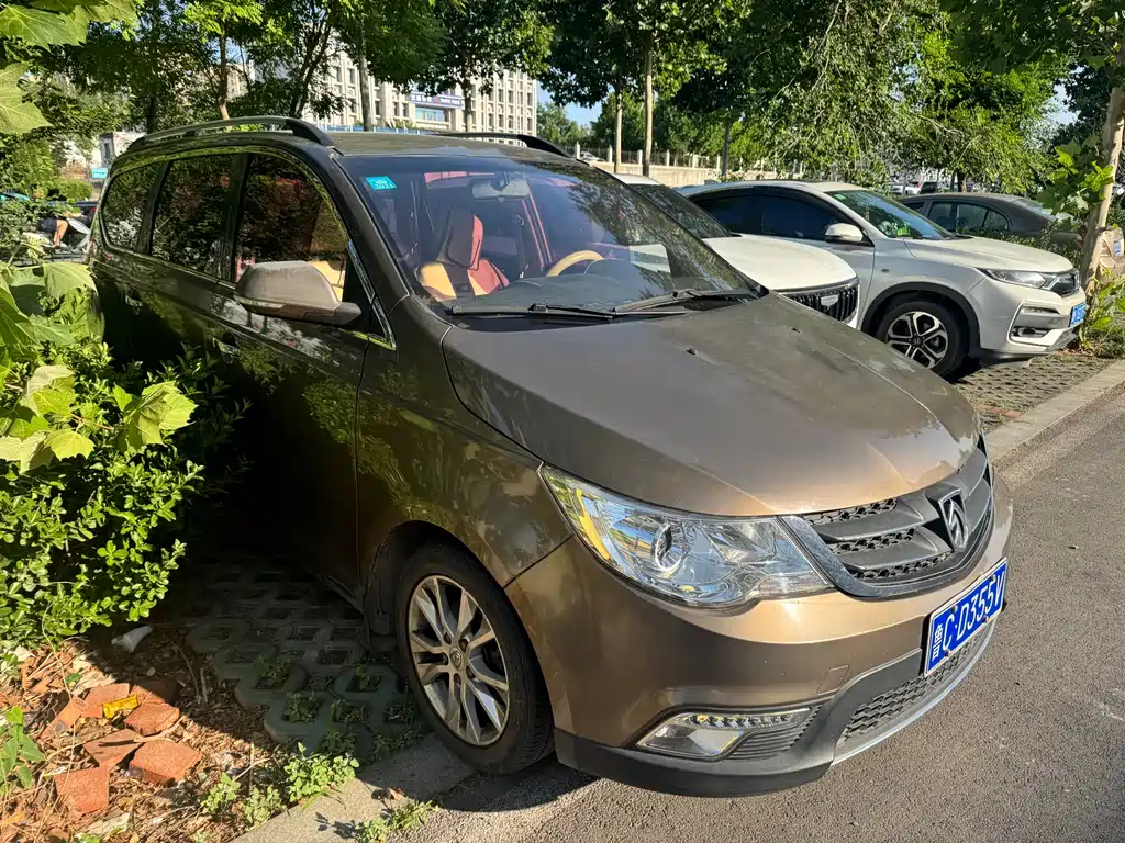 Baojun 730 1.5 L Manual Comfort 7-seat