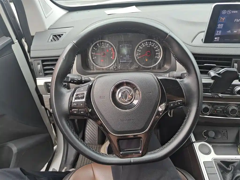 Fengxing SX6 1.6 L Manual Luxury