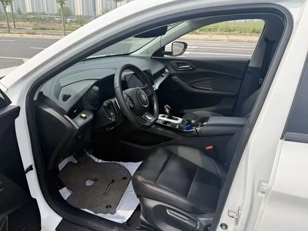 MG5 Facelift 300 TGI DCT Youth Luxury Grand Enjoyment