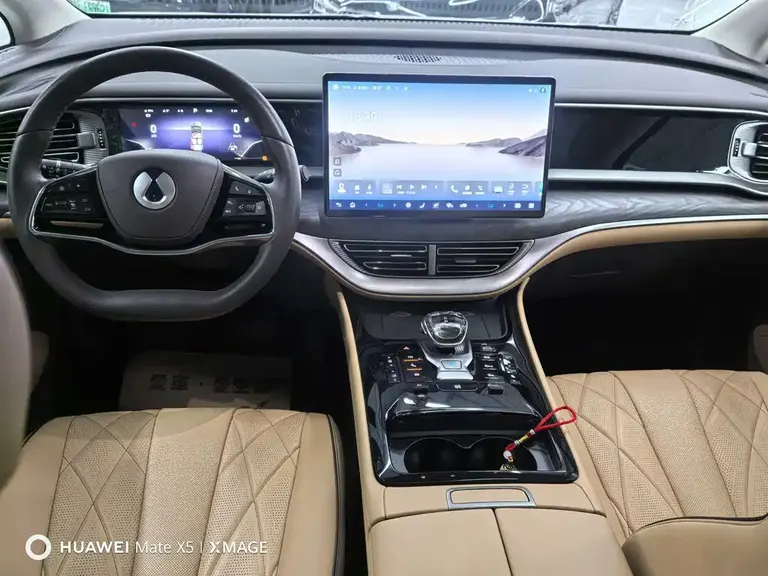 Denza D9 DM-i 970 Luxury