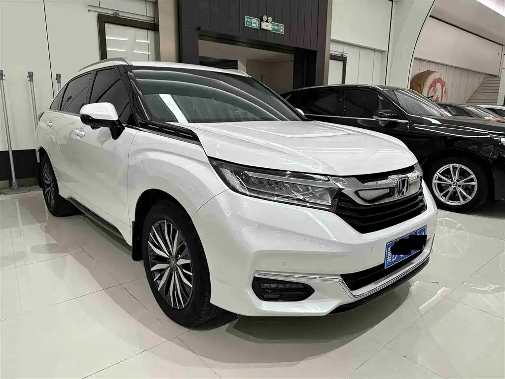 Avancier 370 TURBO 2 WD Luxury