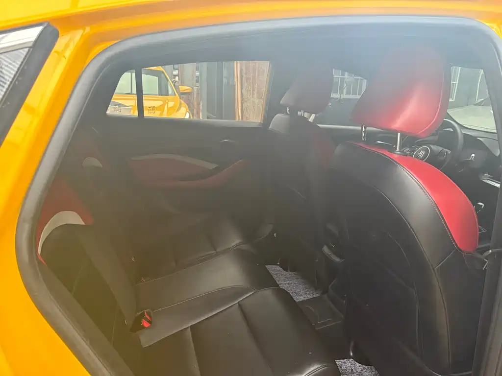 MG5 180 DVVT CVT Youth Luxury
