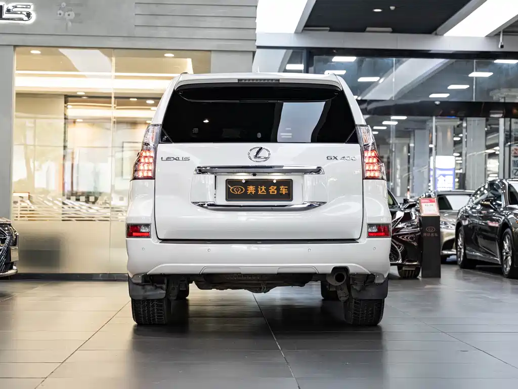 Lexus GX 400 Distinguished