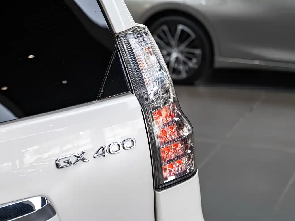 Lexus GX 400 Distinguished