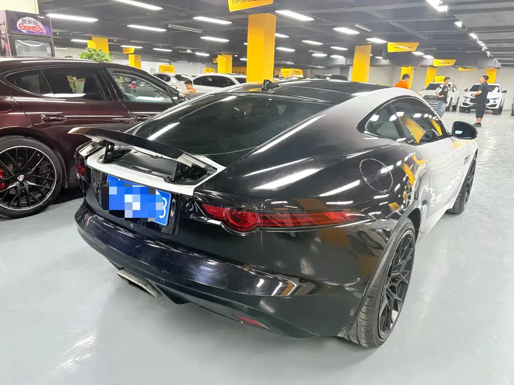 Jaguar F-TYPE 2.0 T Hardtop