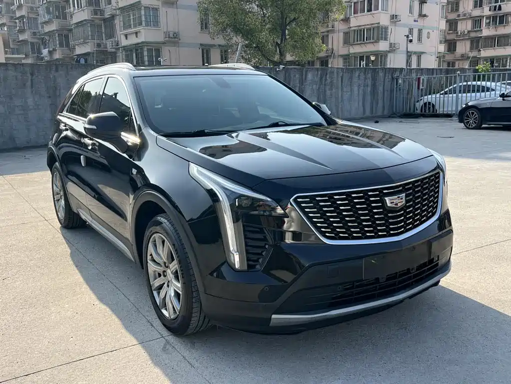 Cadillac XT4 28 T 2 WD Leading