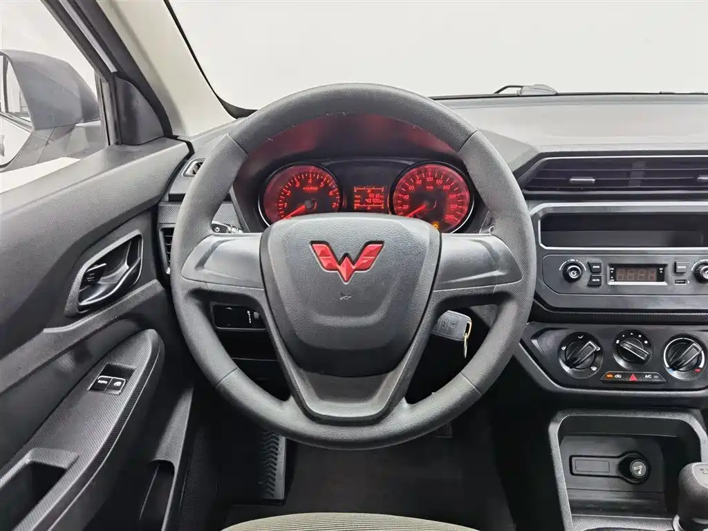 Wuling Hongguang Facelift 1.5 L S Basic Electric Assist LAR