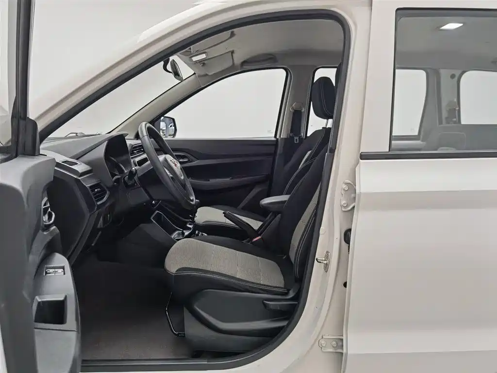 Wuling Hongguang Facelift 1.5 L S Basic Electric Assist LAR