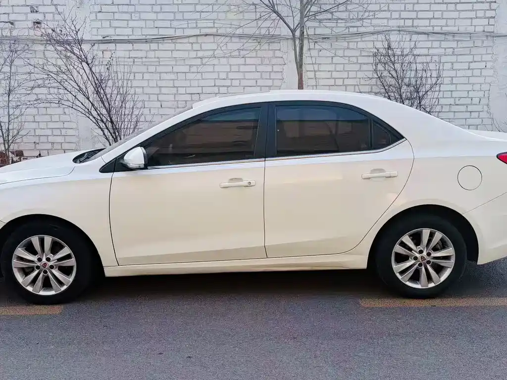 Roewe 360 1.5 L Manual Luxury