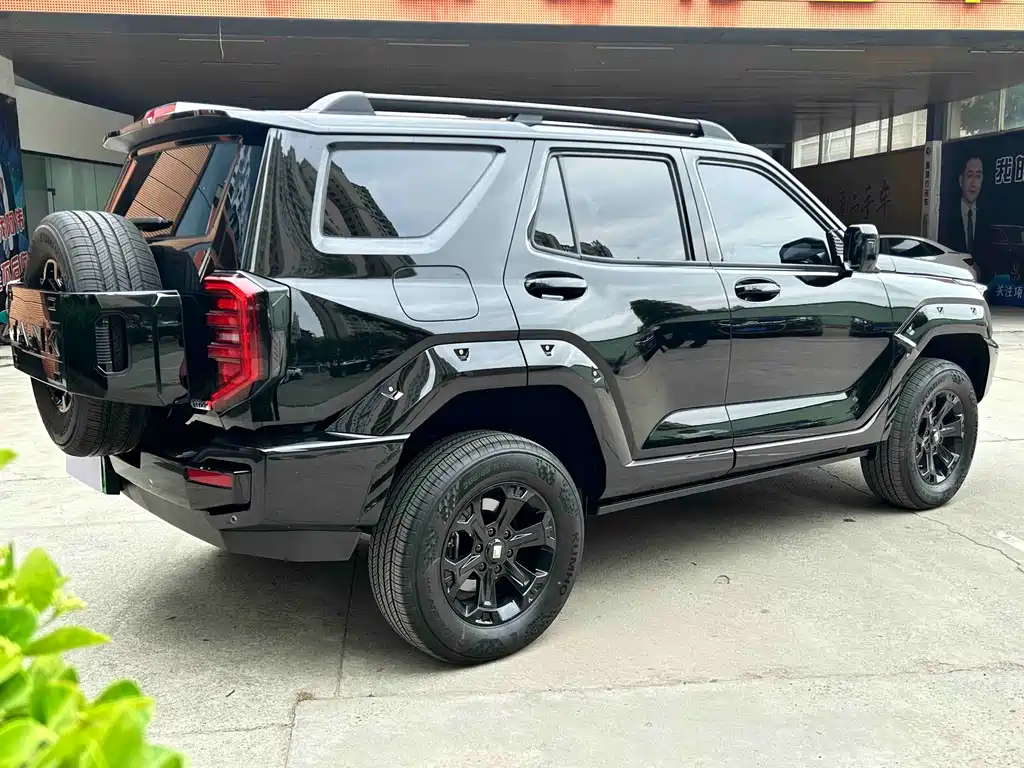 Tank 400 NEV Hi4-T Offroad