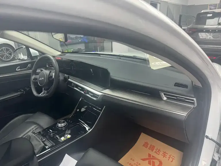 Kia K5 270 T CVVD Refreshed