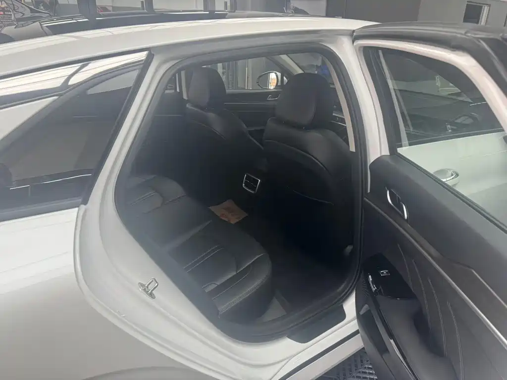 Kia K5 270 T CVVD Refreshed