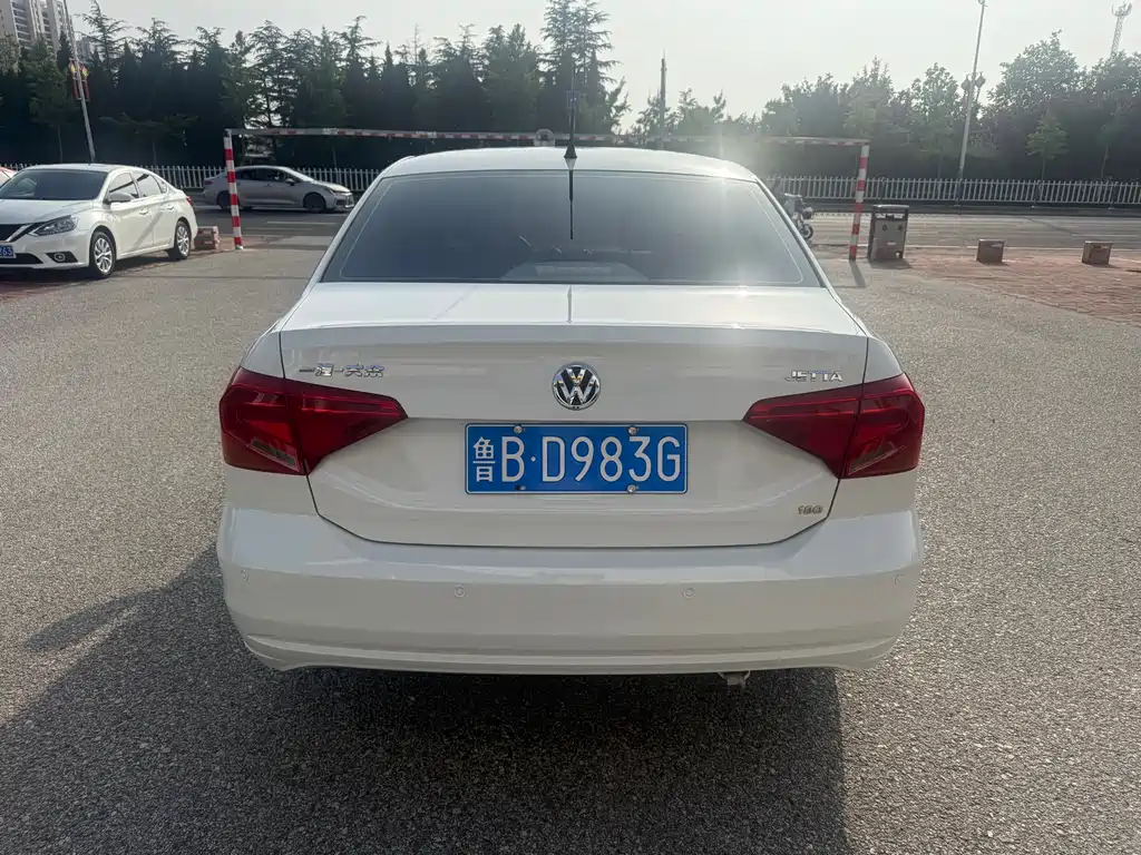 Jetta 1.5 L Manual Fashion