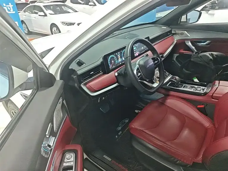 Jetour X70 PLUS 1.6 T DCT Land 5-seat
