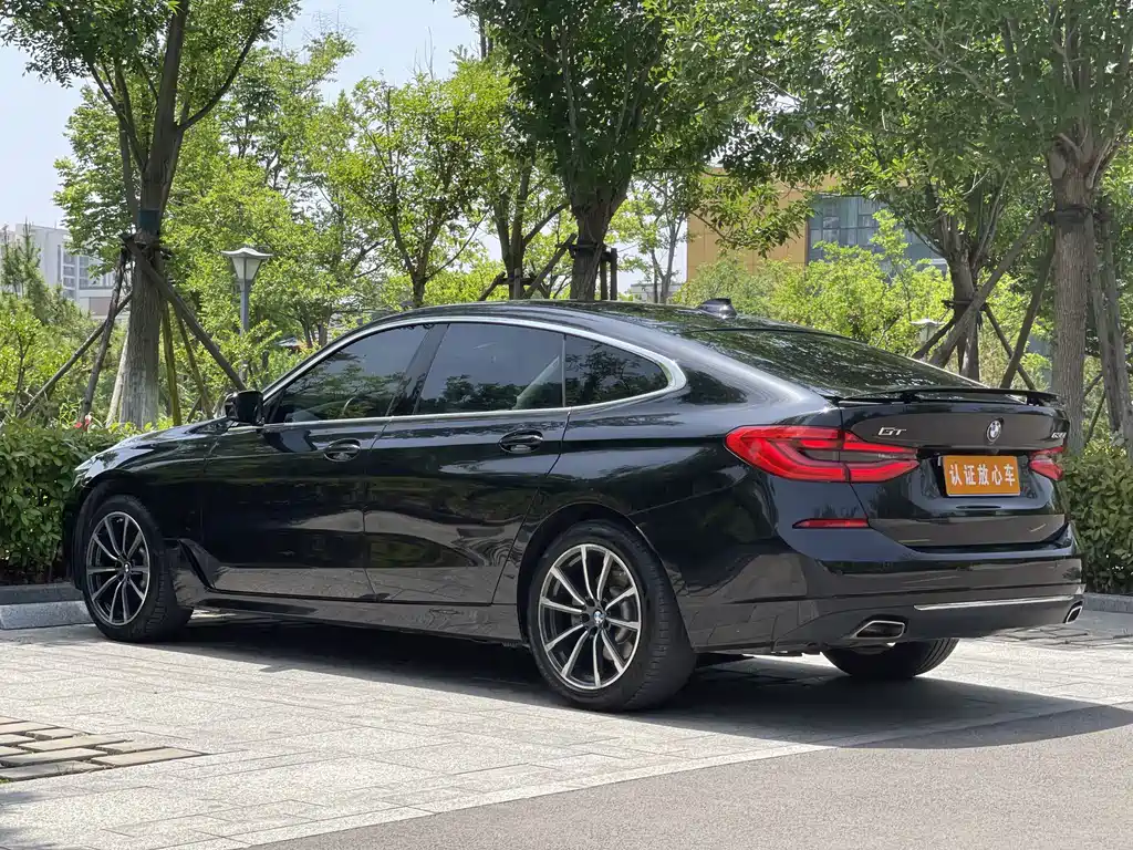 BMW 6 Series GT 630 i Luxury Design Package