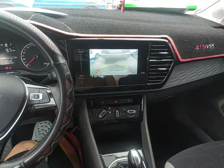 Jetta VS5 280 TSI Auto Progressive