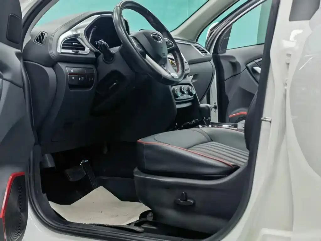 Soueast DX7 1.5 T Auto Luxury