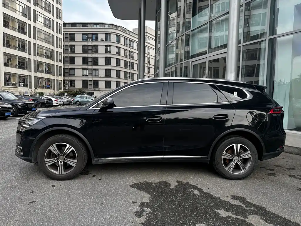 Tang 2.0 T Auto Connected Premium Joy 7-seat CN-VI