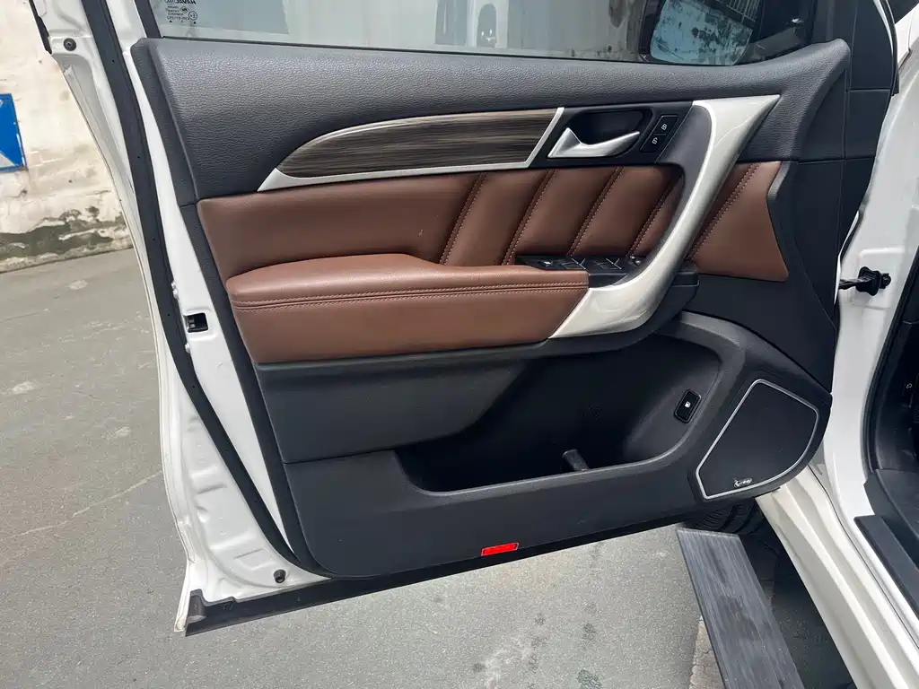 Haval H9 2.0 T Gasoline 4 WD Luxury 7-seat