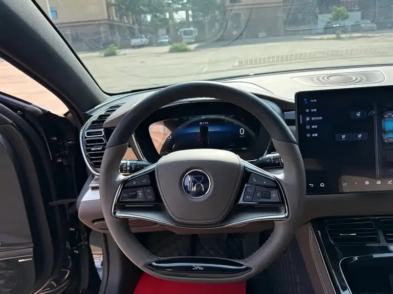 BYD Han DM-i Glory 121 KM Honored