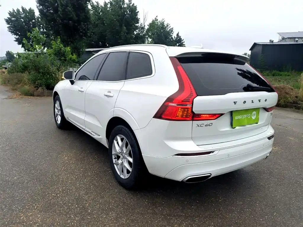 Volvo XC60 T5 4 WD Smart Ease Luxury
