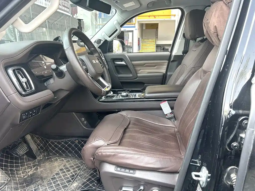 Beijing Offroad BJ60 2.0 T 11 th 7-seat