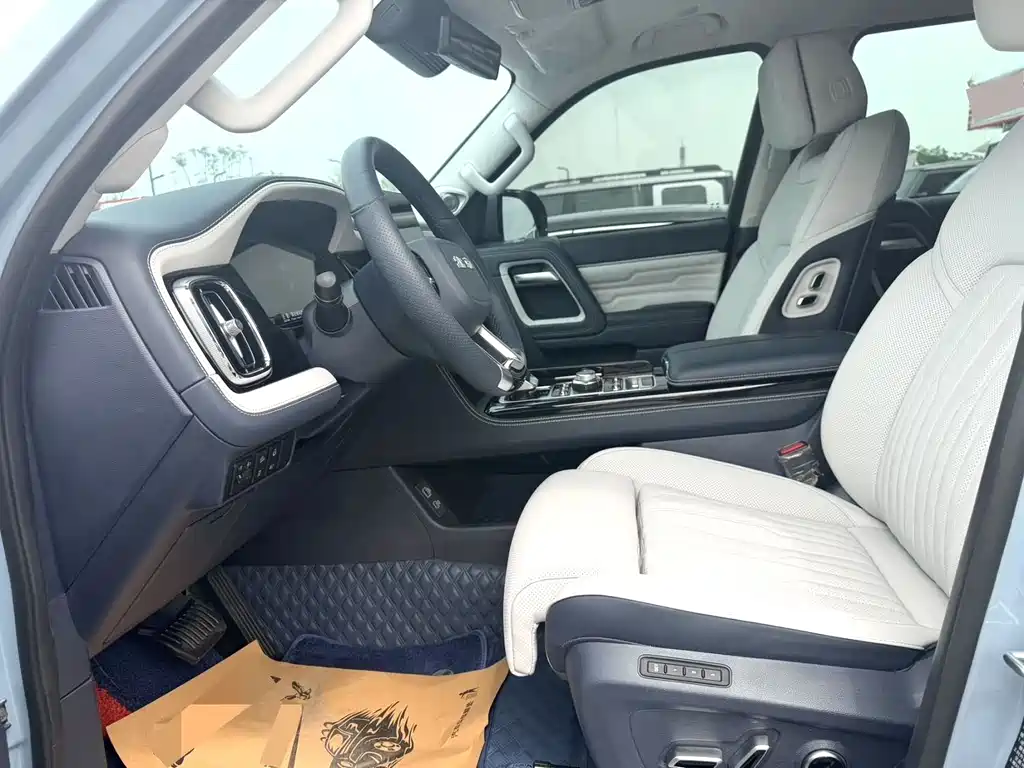 Beijing Offroad BJ60 2.0 T 11 th 7-seat