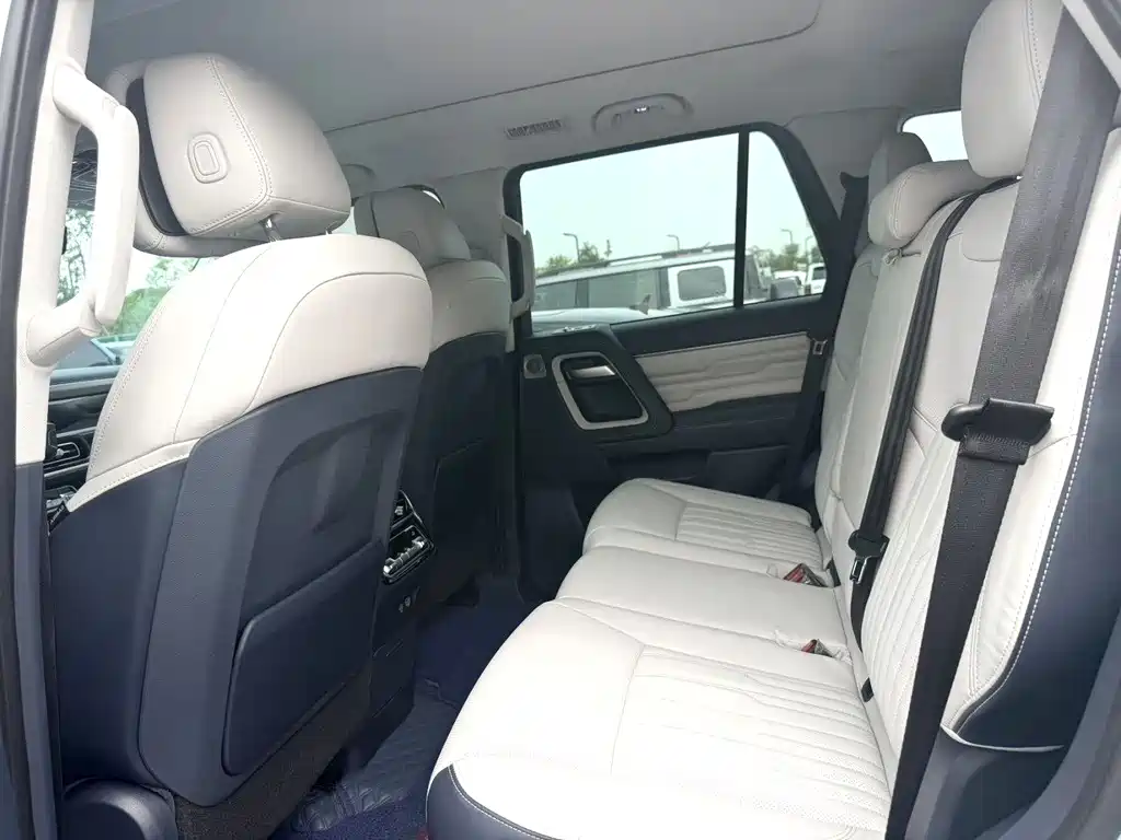 Beijing Offroad BJ60 2.0 T 11 th 7-seat
