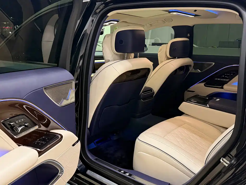 Hongqi Jinkuihua Guoya 3.0 T V6