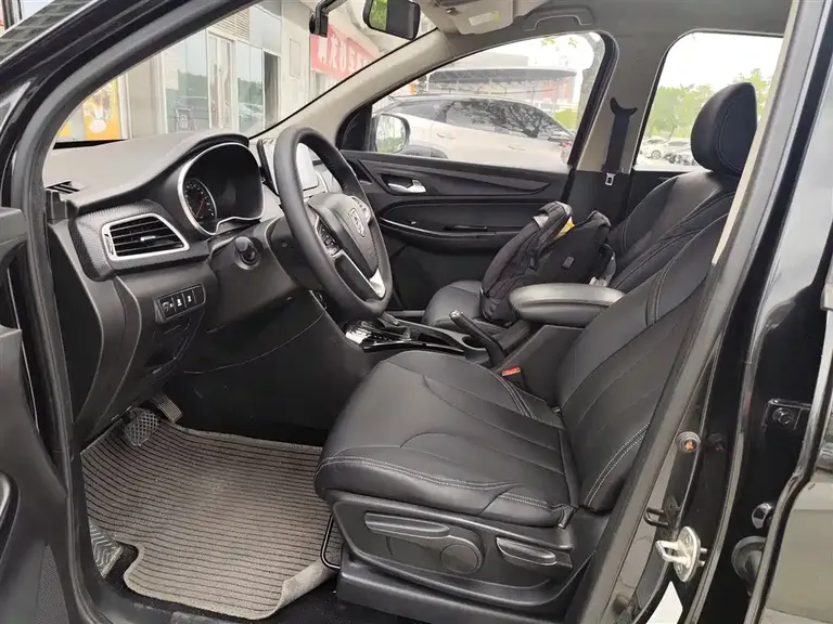 Baojun 730 宝骏730 2019款 1.5 T CVT时尚型 7座 国V