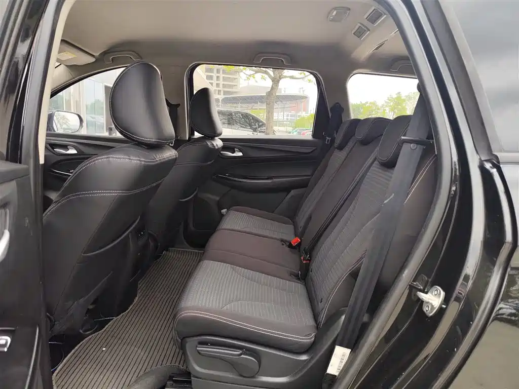 Baojun 730 宝骏730 2019款 1.5 T CVT时尚型 7座 国V
