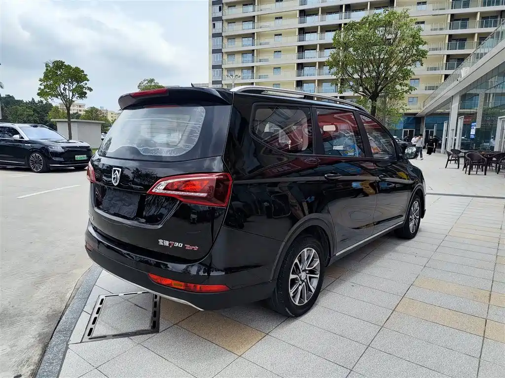 Baojun 730 宝骏730 2019款 1.5 T CVT时尚型 7座 国V