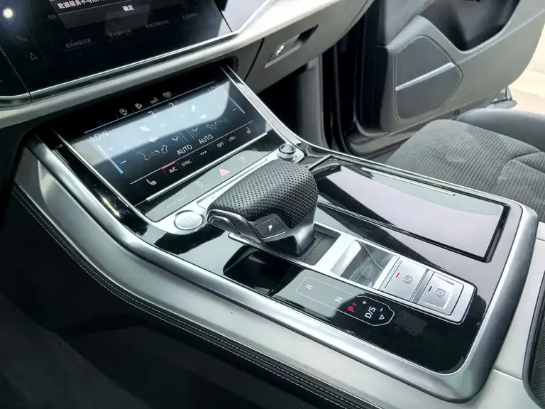 Audi Q8 55 TFSI Select Dynamic