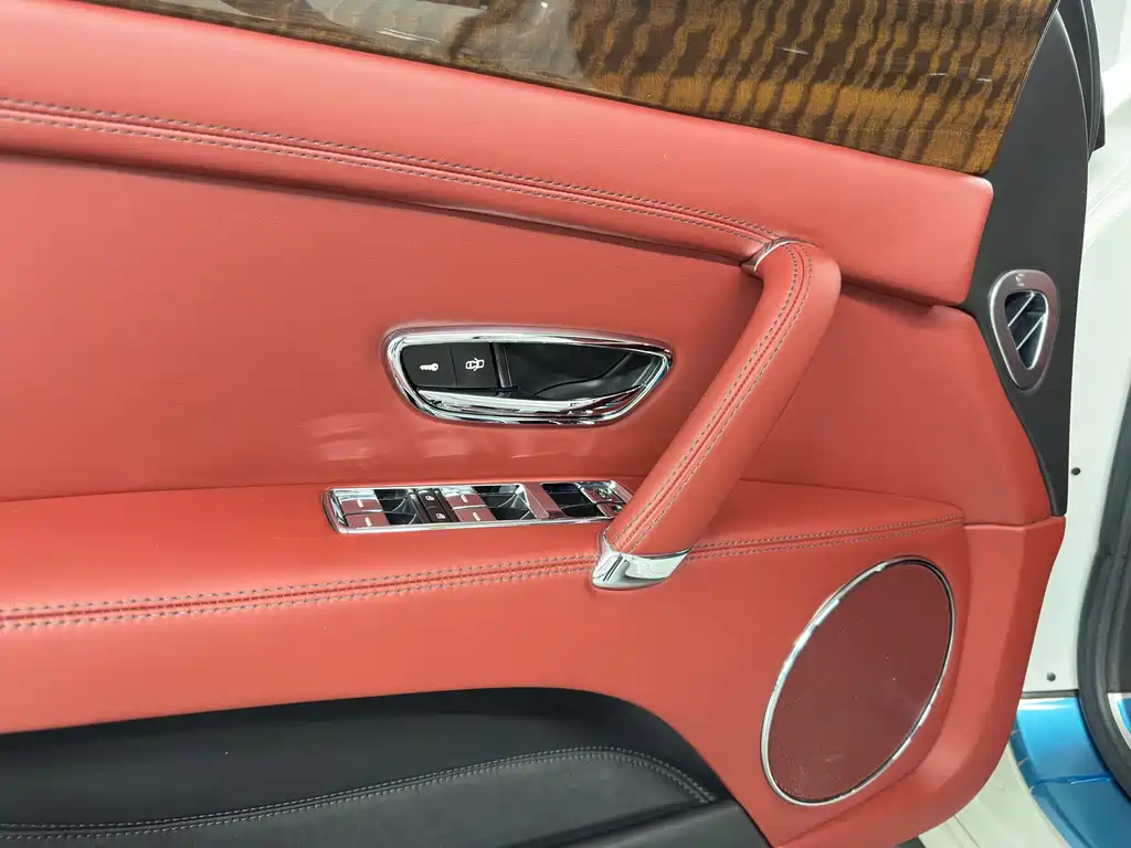 Flying Spur 4.0 T V8 Distinguished
